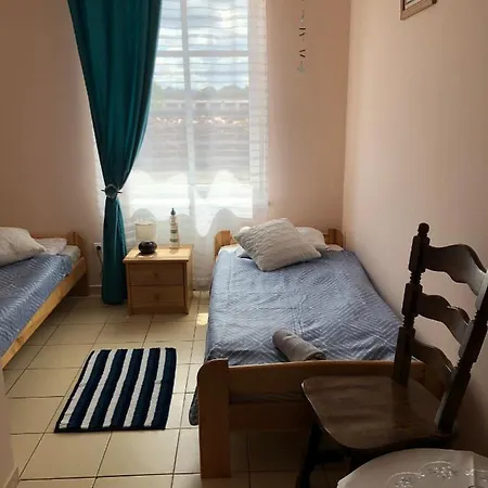 Pensjonat Leśna Pustać *